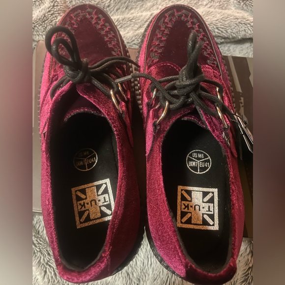 T.U.K VIVA Creepers, deep wine/burgundy velvet 8Mens 10Ladies - Picture 3 of 6